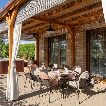 빌라 La Capanna Di Elfo Luxury View
